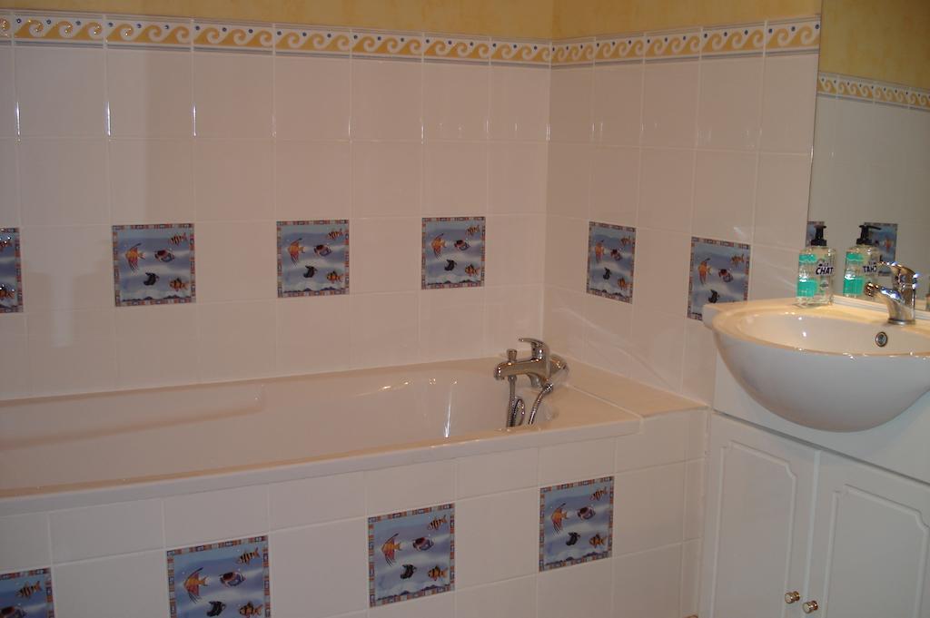 La Croix De Bois Jayat Room photo
