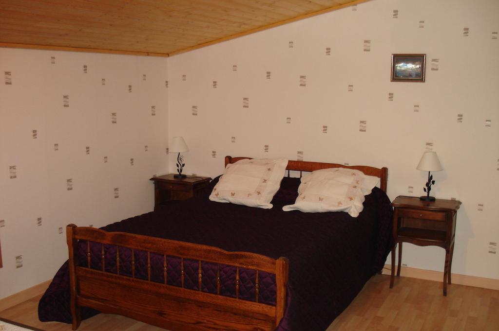 La Croix De Bois Jayat Room photo