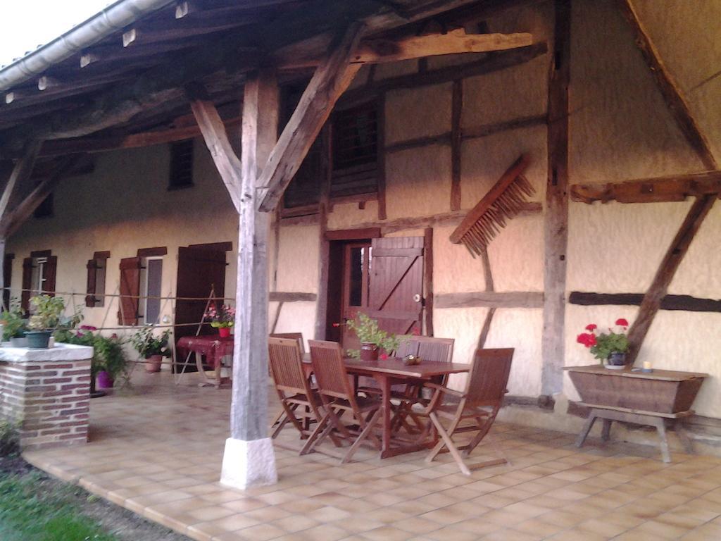 La Croix De Bois Jayat Exterior photo
