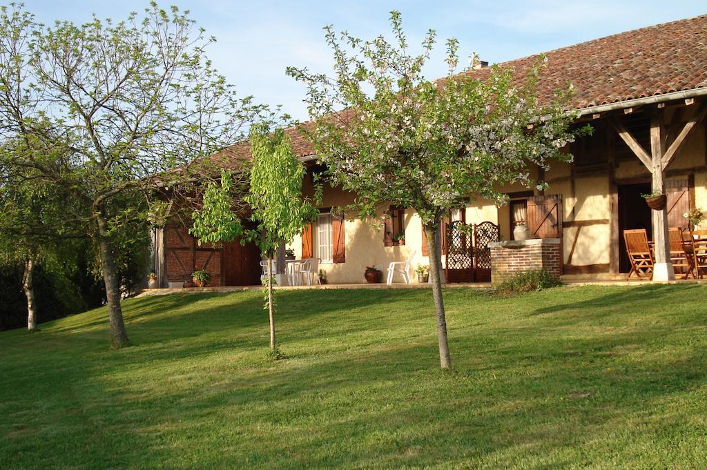 La Croix De Bois Jayat Exterior photo